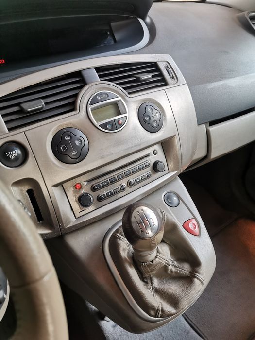 Рено Сценик  2. 0 бензин /газ