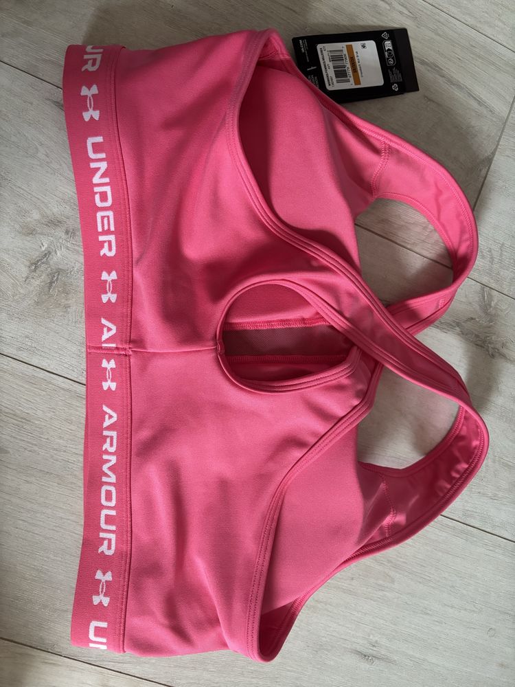 Bustiera Under Armour,marimea 52-54 noua cu eticheta