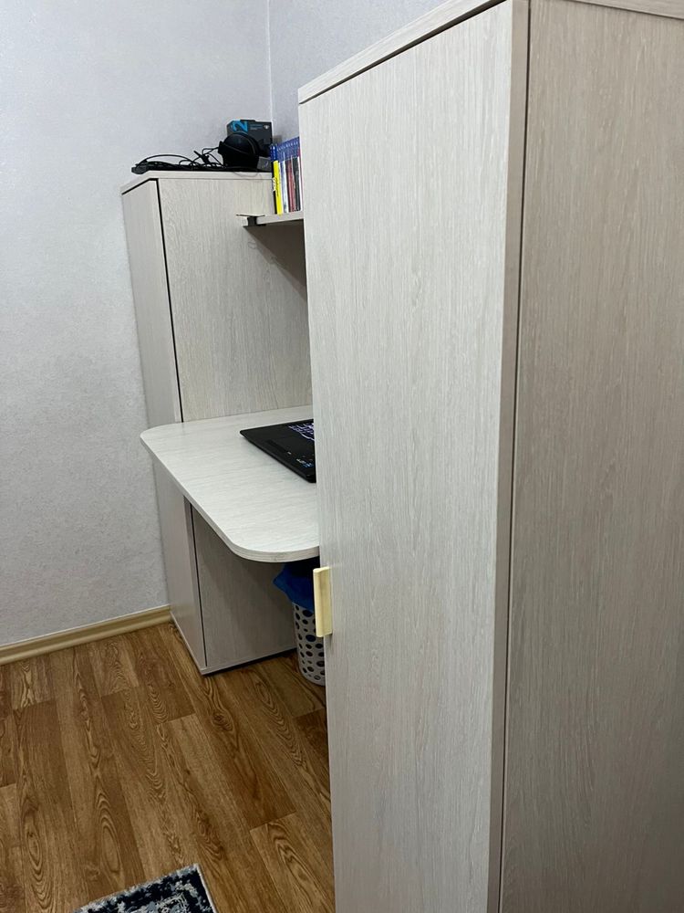 Стол компьютерный