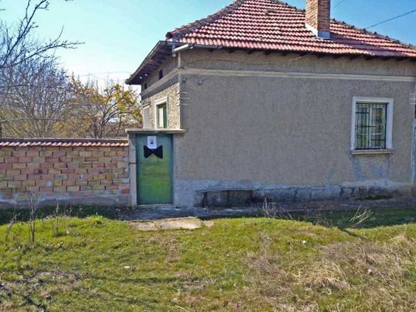 Продавам къща в село Караисен