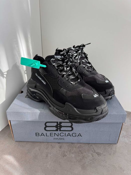 Adidași BALENCIAGA Triple S, Unisex, NOI - Cu Cutie / Accesorii