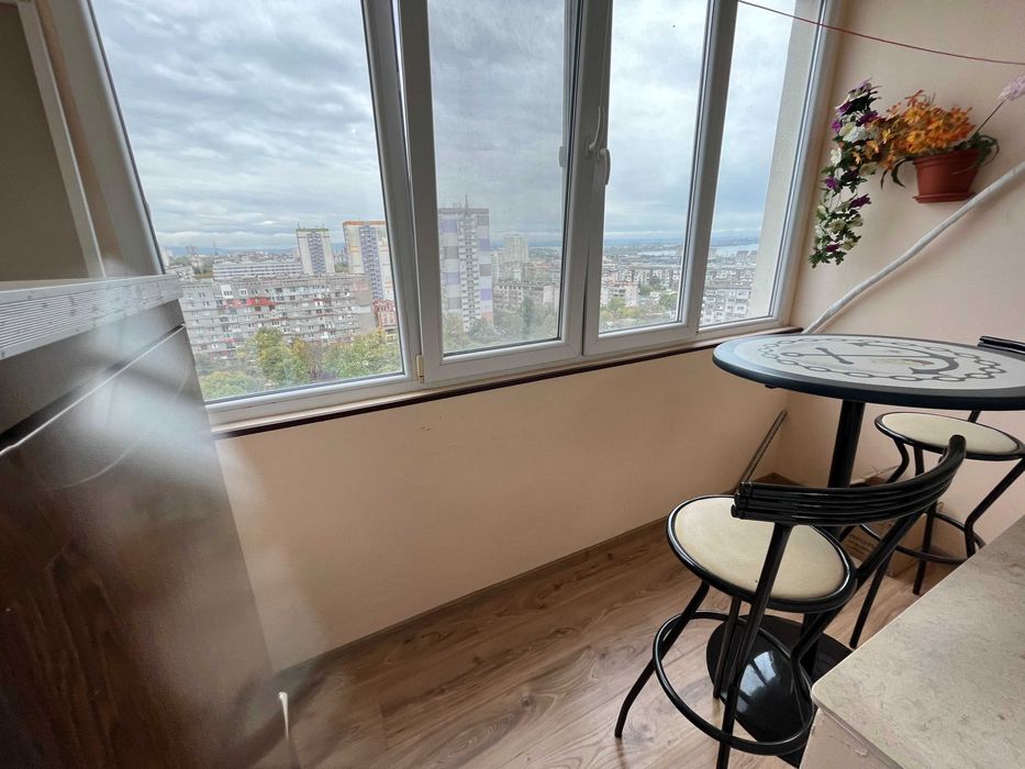 Дава се под наем Тристаен апартамент в Бургас, Славейков - 86 кв.м за 400 € - Снимка #1