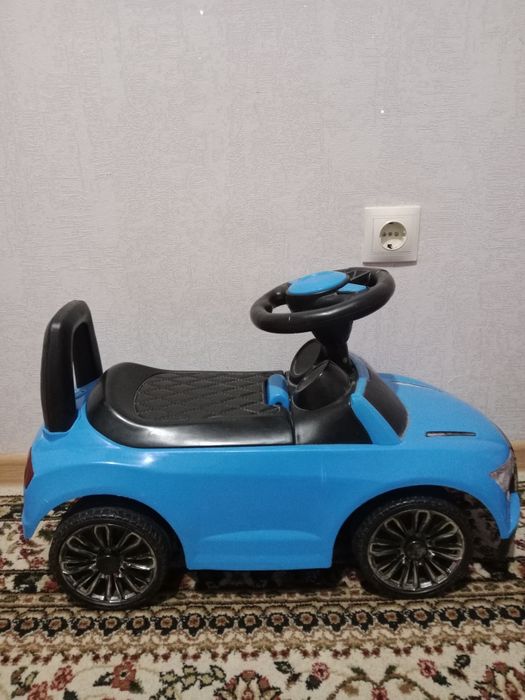 Детская машинка толокар