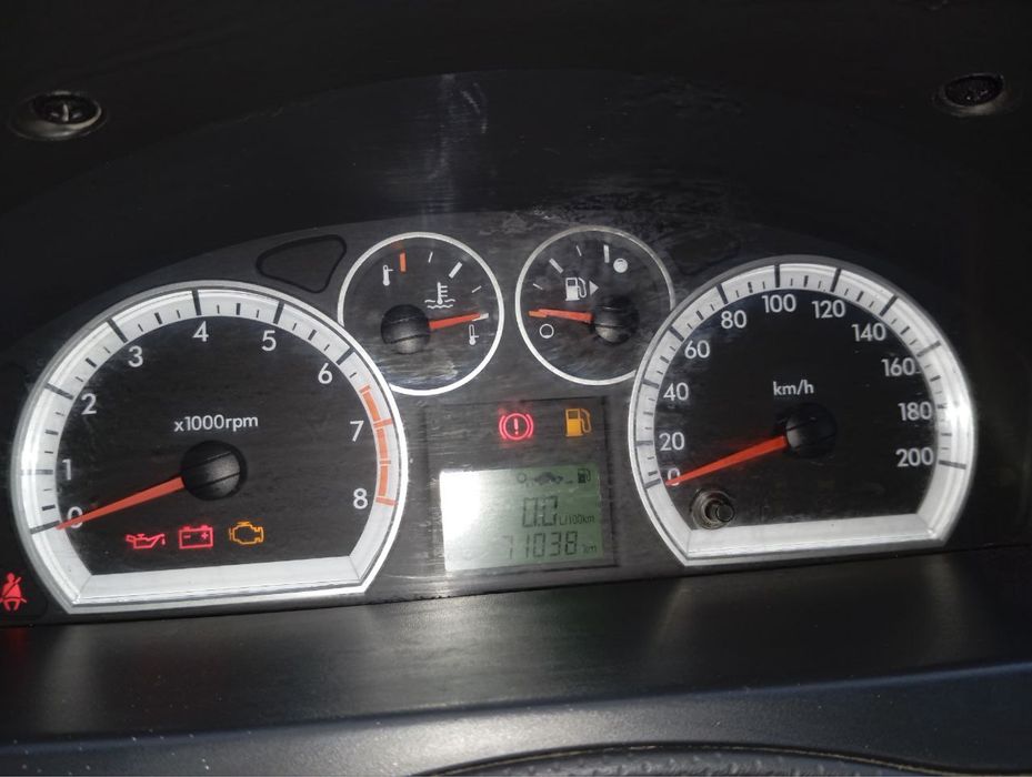 Продоется машина Нексия З своя