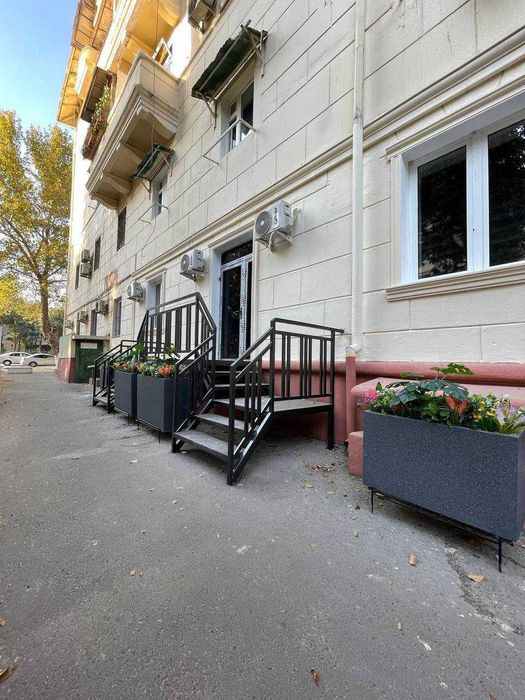 Продаётся нежилое помещение Яккасарай
ул. Шота Руставели 
Аския Базар