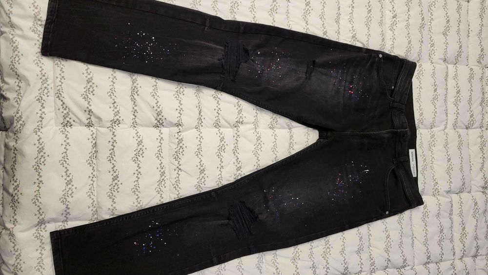 Черни накъсани дънки BERSHKA Размер 44