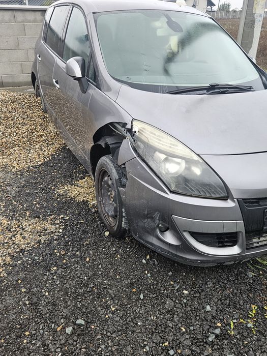 Dezmembrez Renaul Scenic 3 Automat