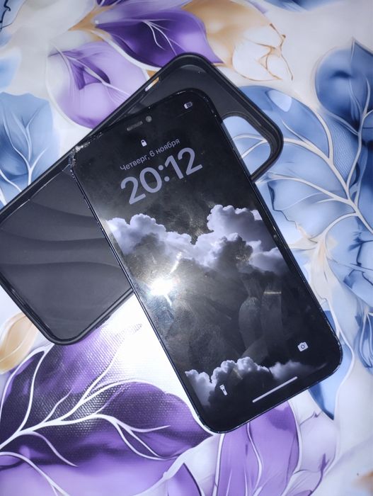 Продам айфон 12 128gb