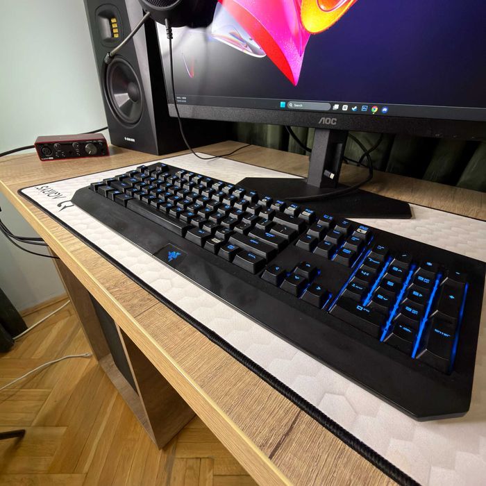 Tastatură Gaming Mecanică Razer BlackWidow Chroma V2 - Ca Nouă!