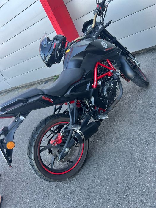 Vând motocicleta 125