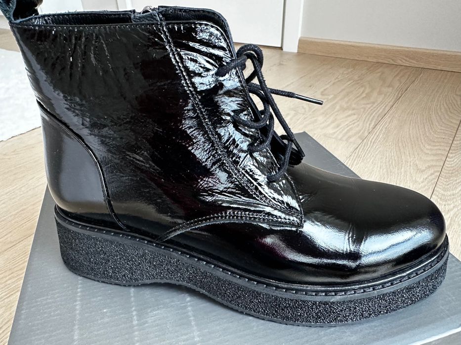 Дамски боти, естествен лак, 37 номер, чисто нови