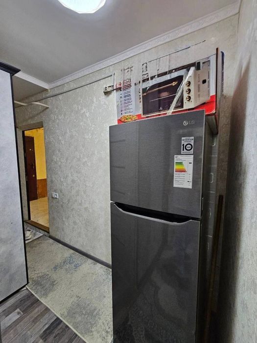 2 xonali kvartira sotiladi