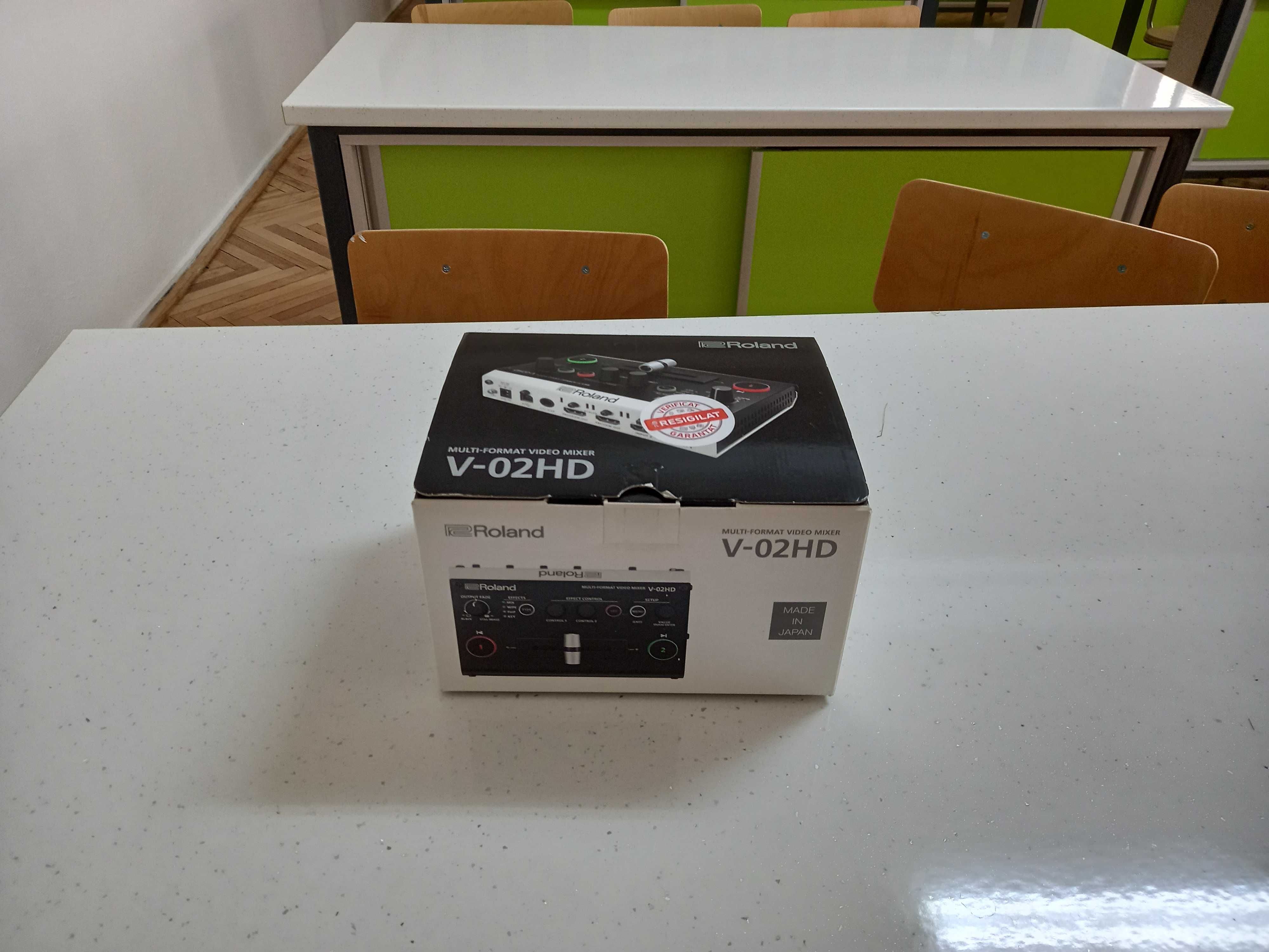 Vând mixer video Roland V02-HD
