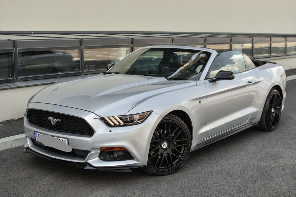 Vand Ford Mustang cabriolet  ,motor 3.7 , model SUA
