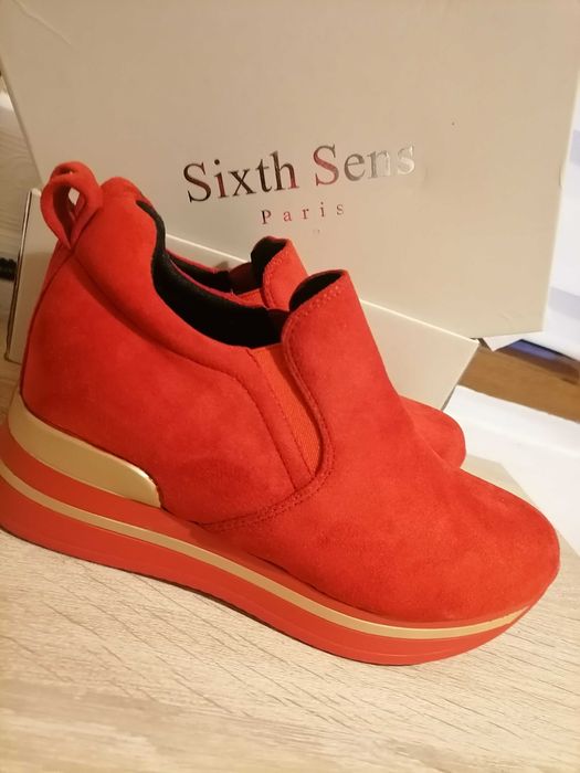 Pantofi dama sport eleganți de culoare roșie pe platforma