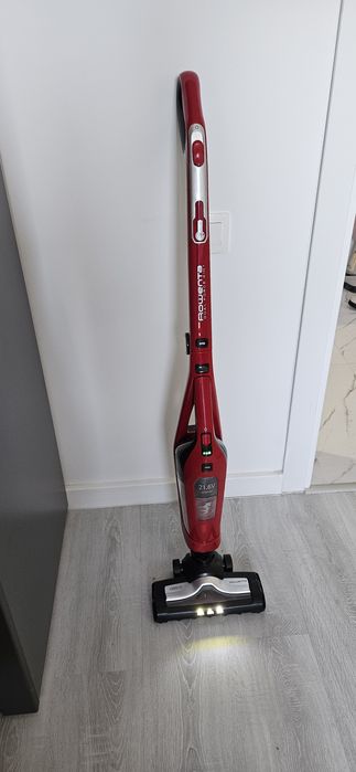 Aspirator vertical rowenta