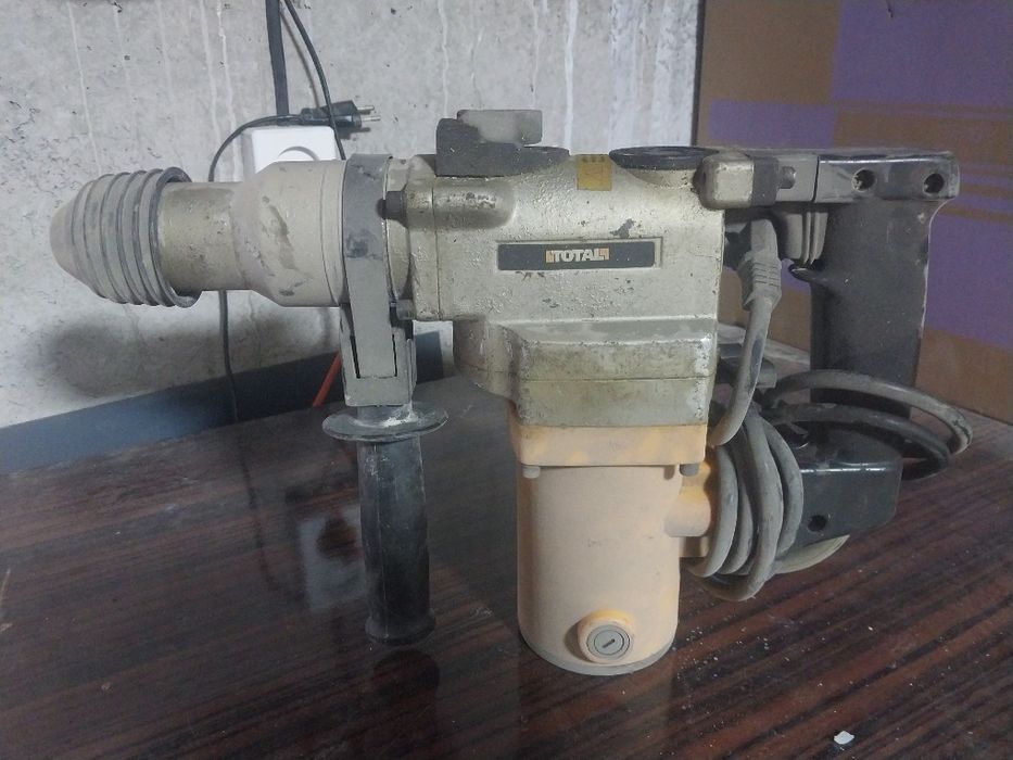 Перфоратор,болгарка рабочий