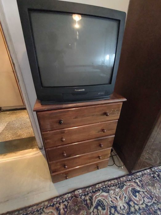 Мебели- диван с фотьойли, маса ,ъглови легла с ракла и секция