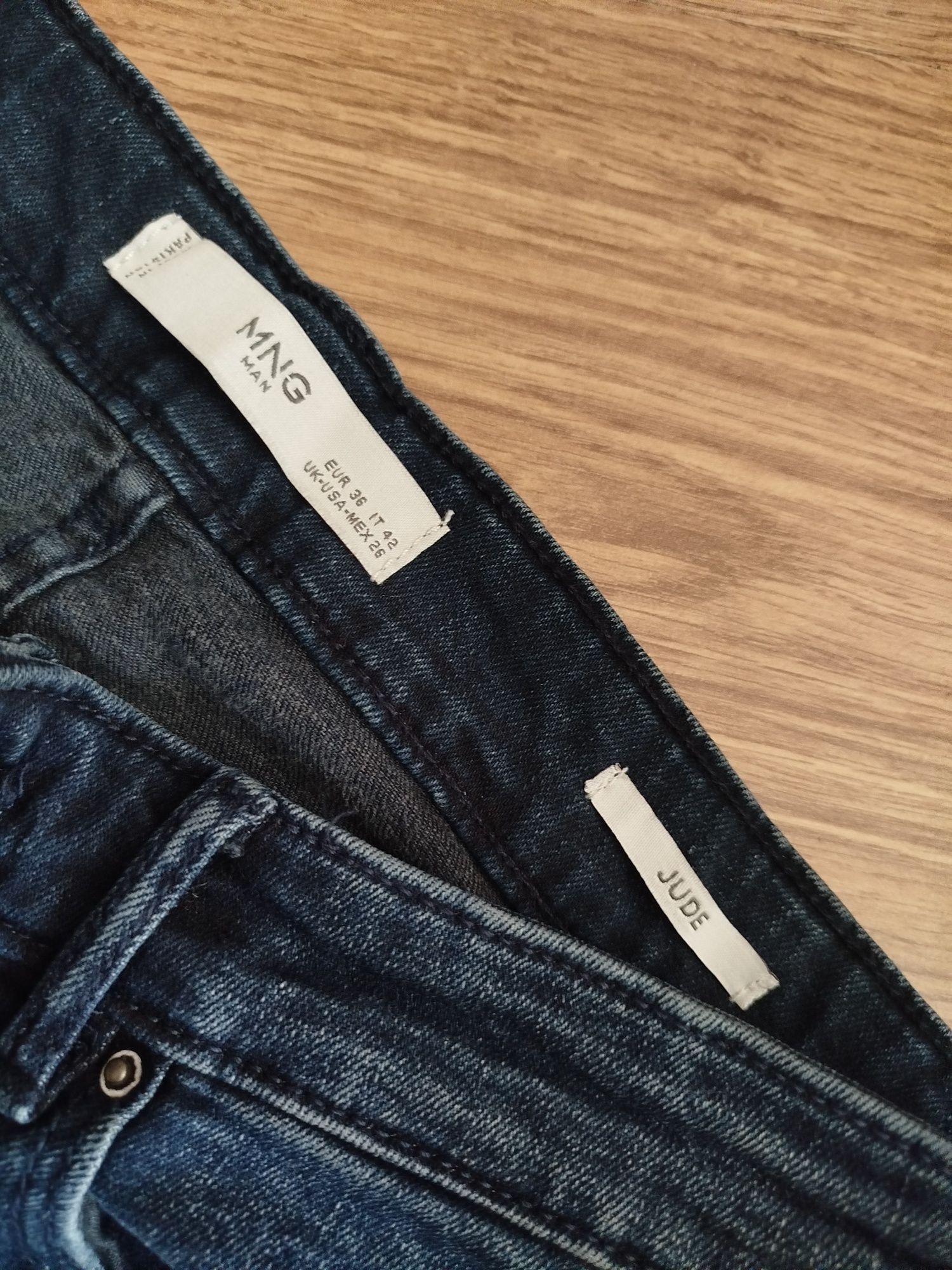 НОВИ Оригинални дънки Mango - slim fit