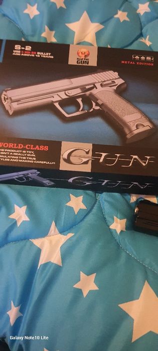 Vând pistol cu bile metalice s au plastic f