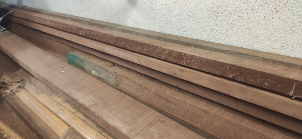 Scandura lemn mahon masiv  materie prima mobilier instrumente muzicale