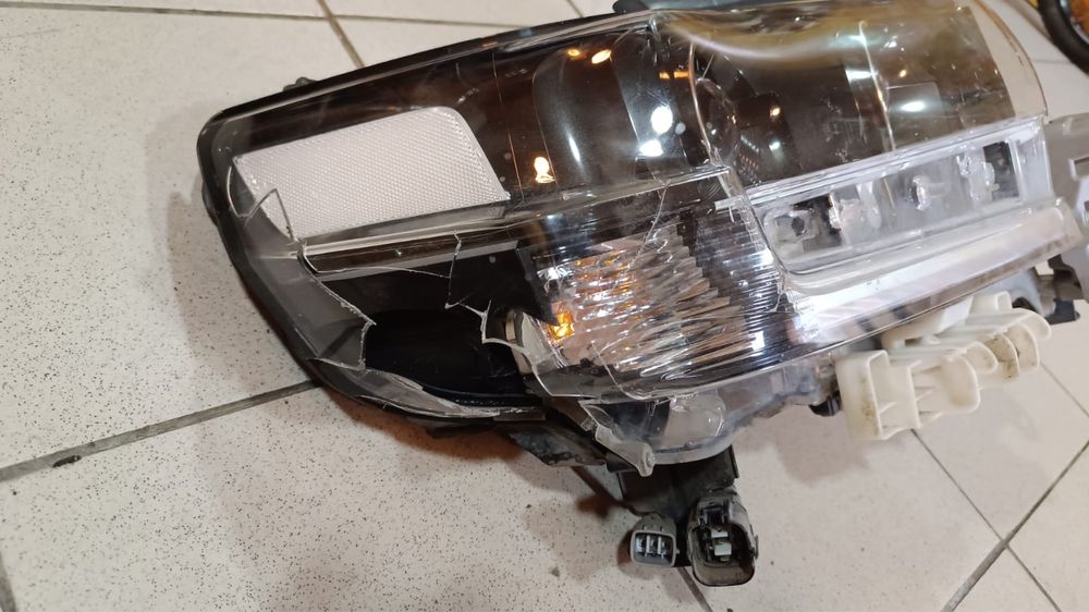 Продам фару на тайота ланд круйзер 2020 года