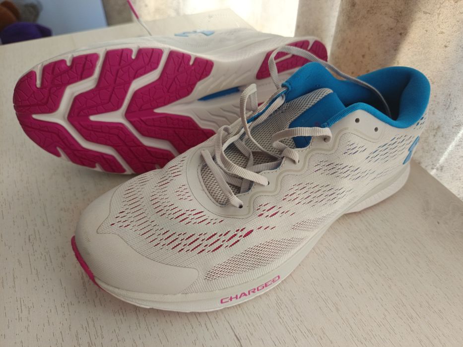 Încălțăminte sport Under Armour