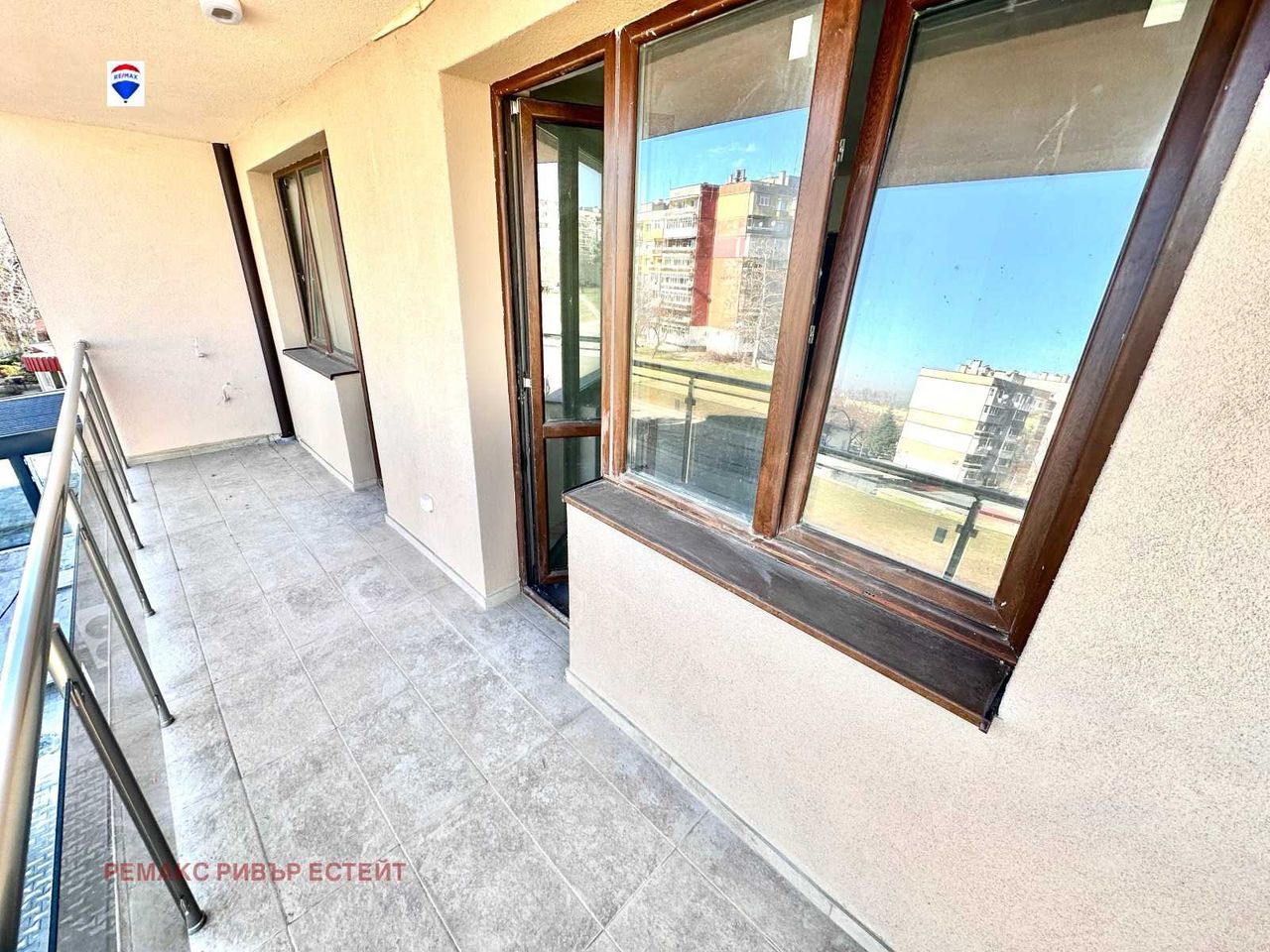 Продава се Двустаен апартамент в Русе, Дружба 3 - 71 кв.м за 1031 €/кв.м - Снимка #2