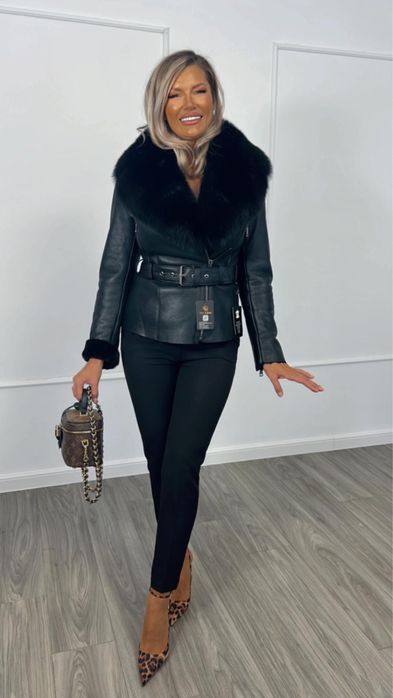 Cojoc din Piele si Blana naturala de Miel , guler din Blana de Vulpe