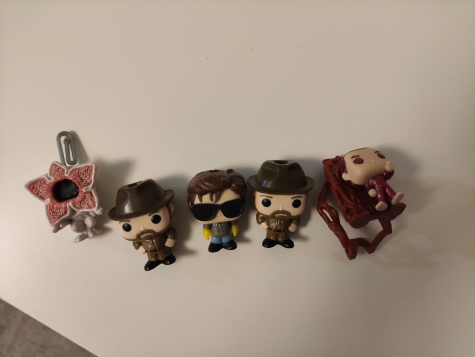 Продам фигурки из очень странных дел