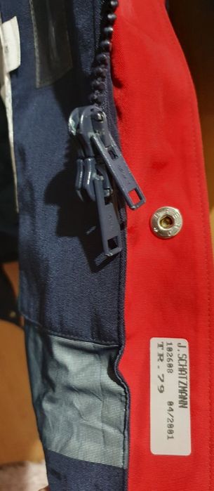 Vând geaca de lucru pentru bărbați de culoare bleumarin