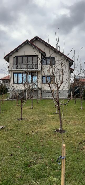 Vând casă falticeni