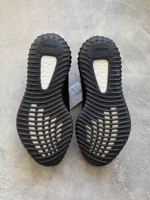 Yeezy Boost 350 V2 Black Edition Adidas Sneakers