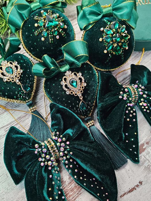 Комплект коледни топки.