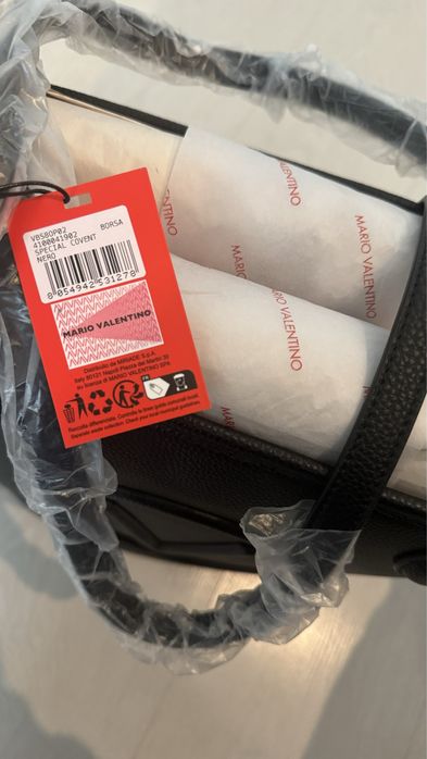 Чанта- Valentino