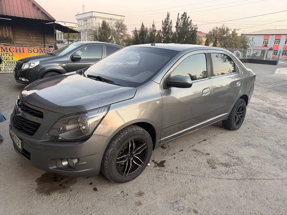 kobilt 2015  sotiladi 300 min yurgan qilip