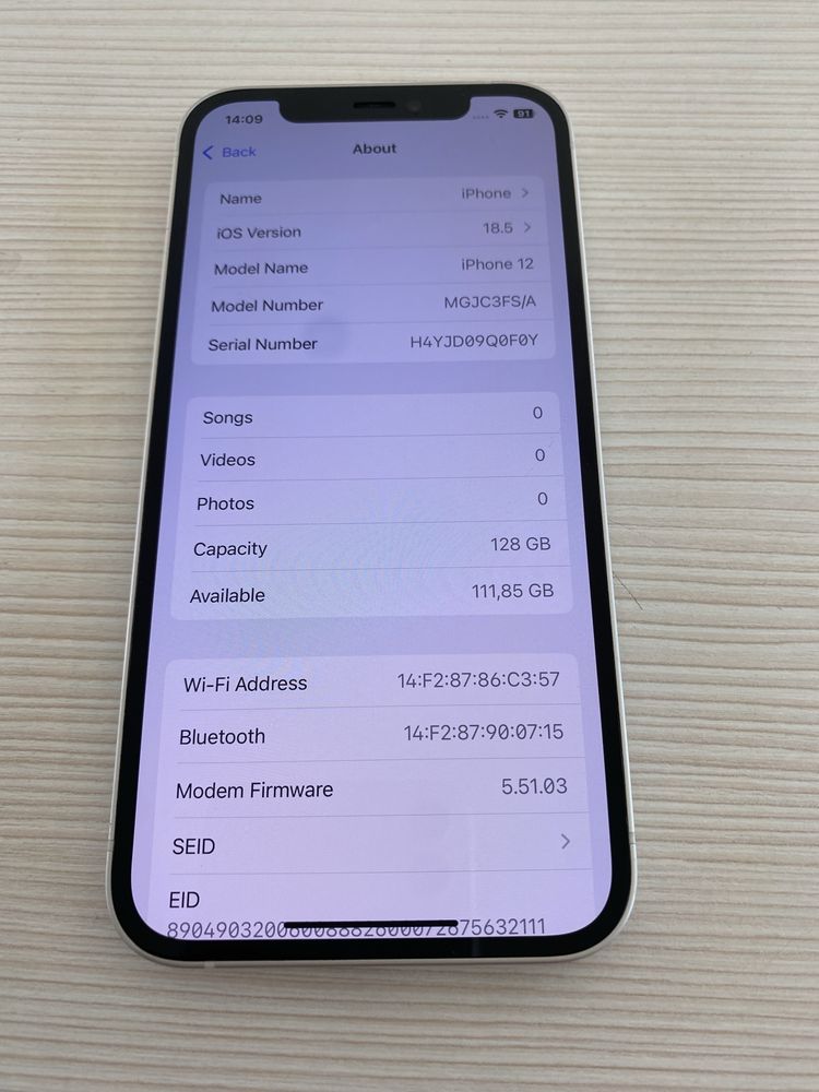 Продавам iphone 12 128GB