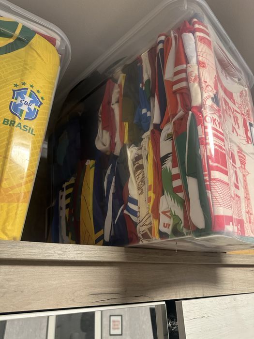 Продавам колекция от футболи тениски