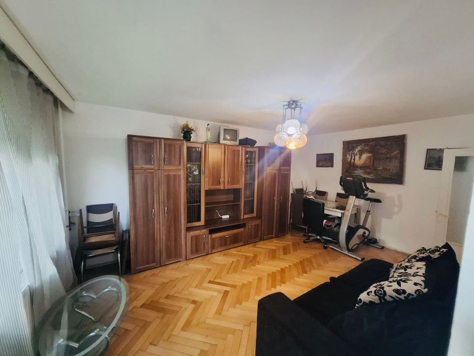 Inchiriez apartament 2 camere zona decebal