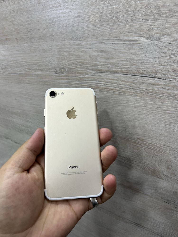 Iphone 7 32 GB……..