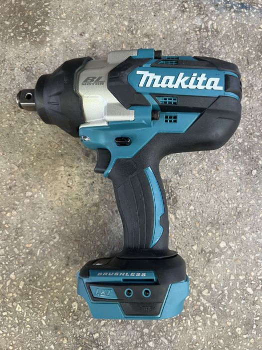 Vand corp impact Makita DTW 1001 cu patrat de 3/4