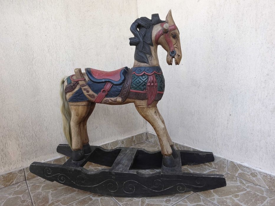 Balansoar interbelic “Calut de lemn” | lemn sculptat si pictat