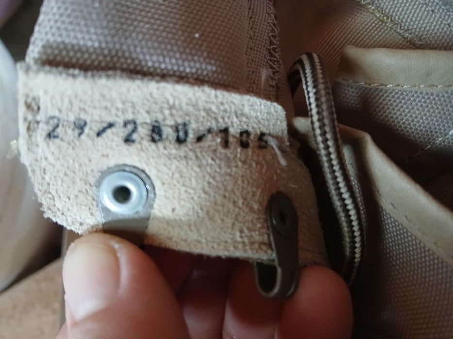 Vand 2 perechi bocanci  armata de vara