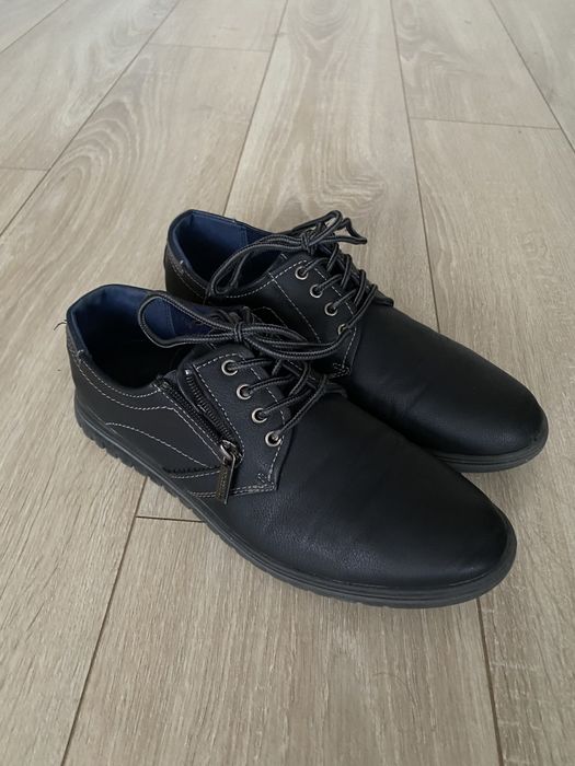 Школьные туфли