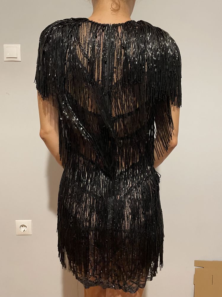 Дизайнерска къса рокля с ресни от  Есил Дюран