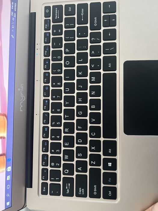 Laptop Myria My8305