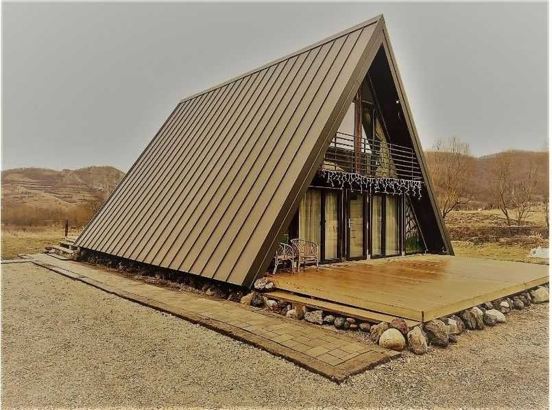 Case cabane din lemn stil A-frame