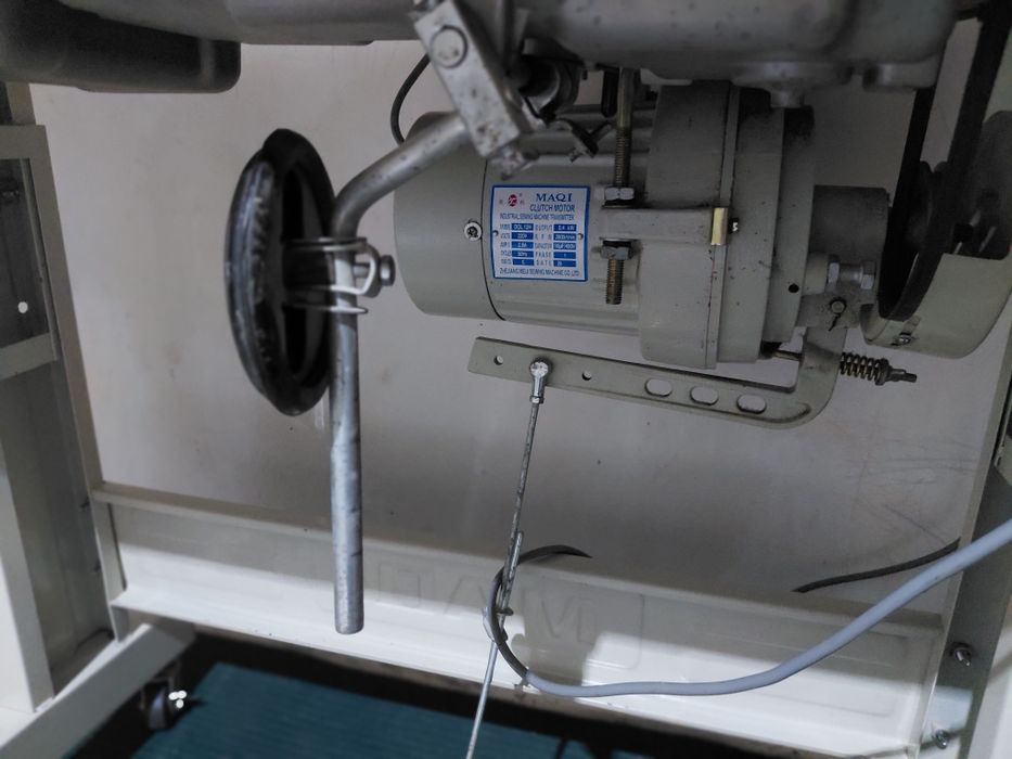 тикув машина сотилади