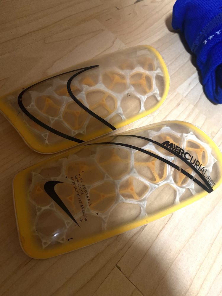 Aparatori Nike mercurial flylite
