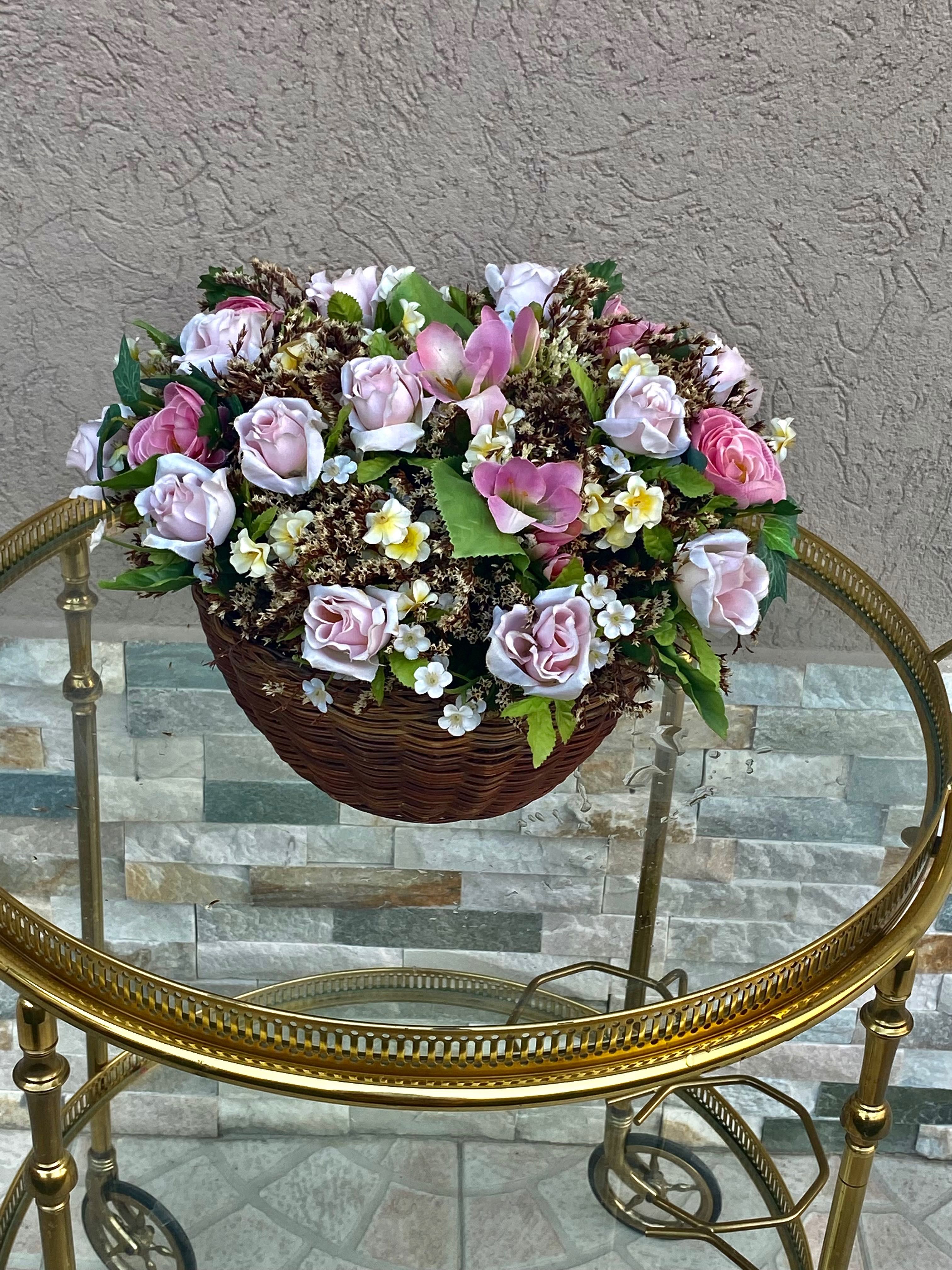 Rafinat aranjament floral-trandafiri policolori-Belgia